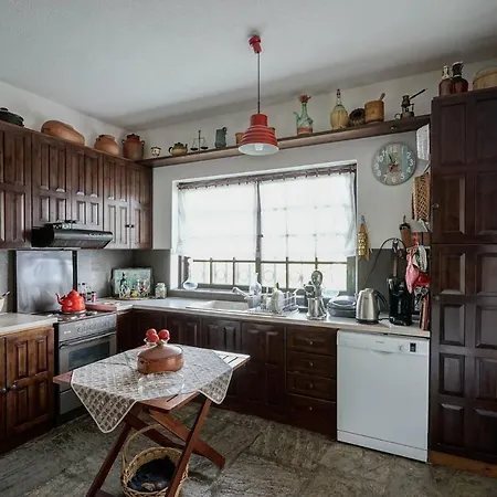 Sonia Rustic Mansion - 5bd 30 Sec Walk To