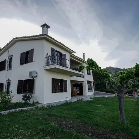 롯지 Sonia Rustic Mansion - 5bd 30 Sec Walk To