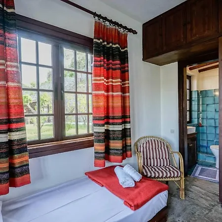 Sonia Rustic Mansion - 5bd 30 Sec Walk To *